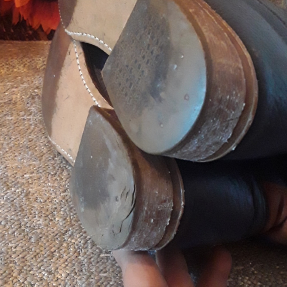 BOOTS - Picture 5 of 6